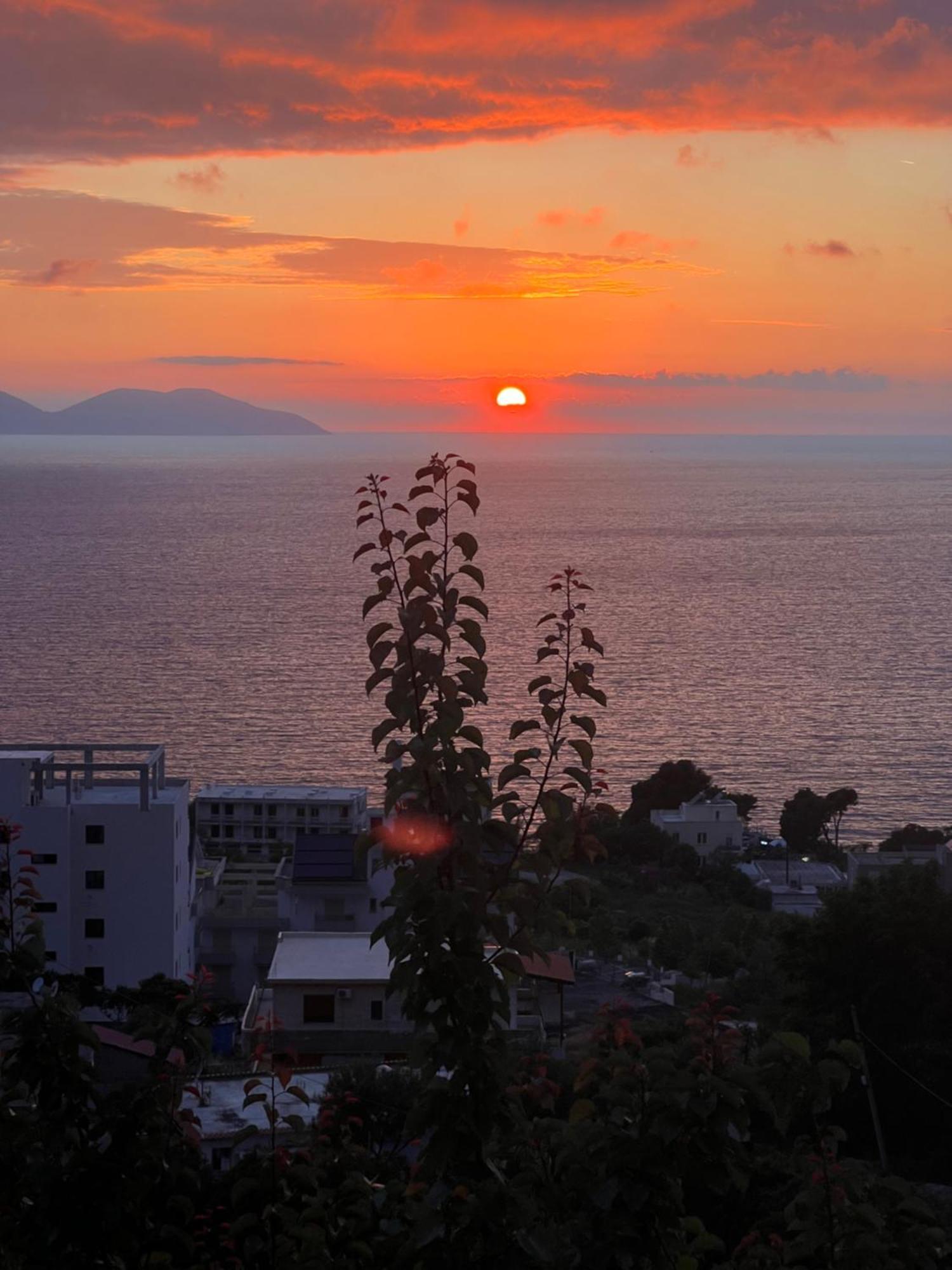 Sea View Apartment *
